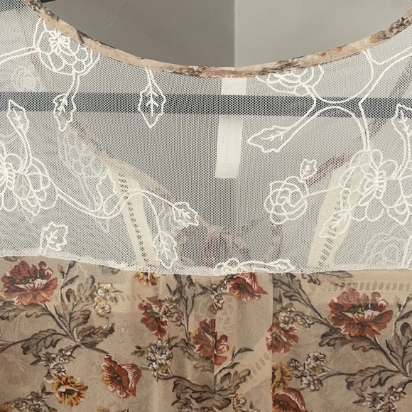 Mesh floral see through top - Picture 8 of 8